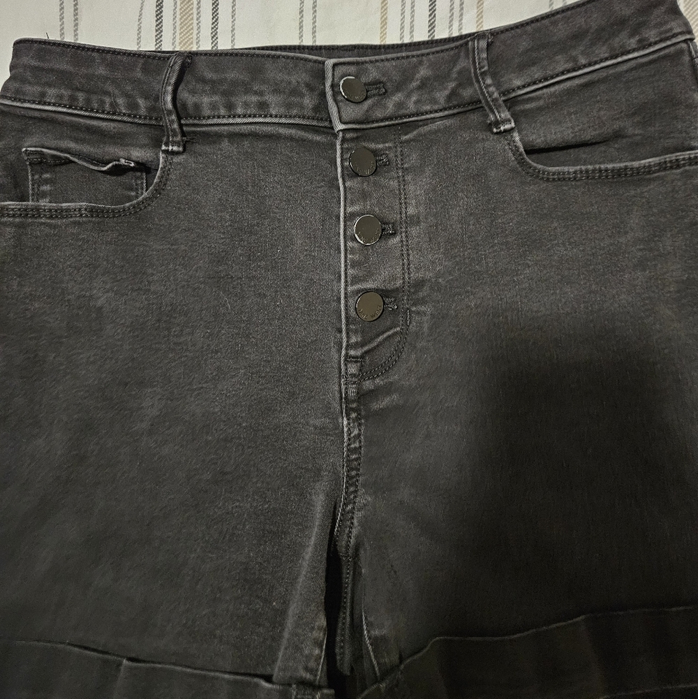 Nine West High Waist Black Shorts - Picture 2 of 4